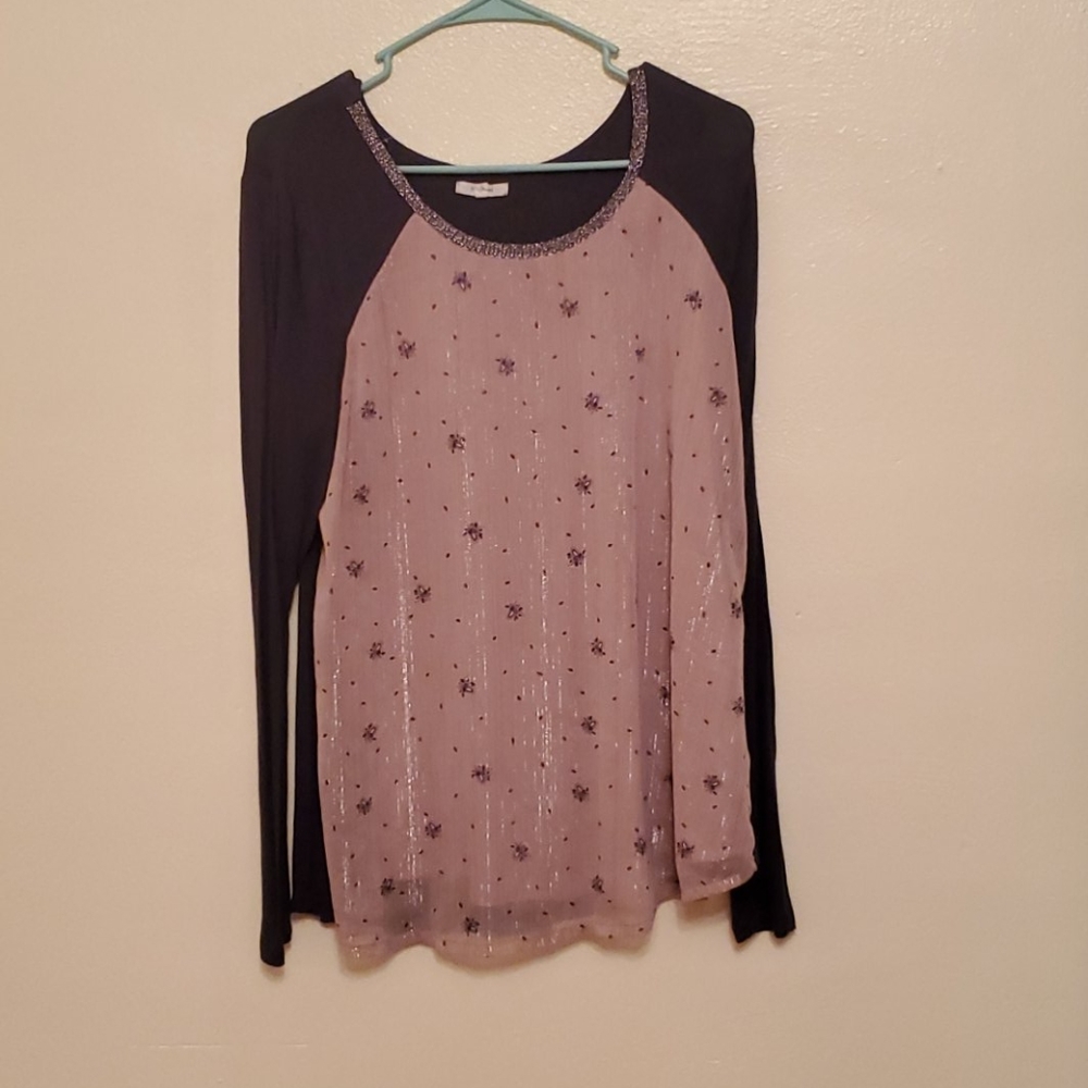 Long sleeved top